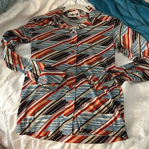 Vintage 1970’s Vicki Volts Button Down Cuffed Cuffed Sleeves Blouse - Picture 4 of 17